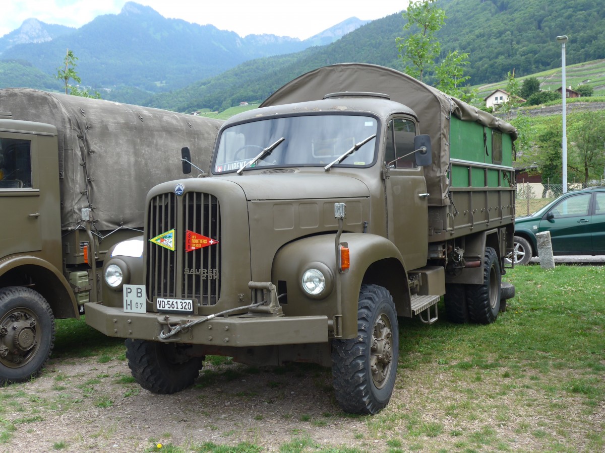 (162'324) - Saurer - VD 561'320 - am 20. Juni 2015 in Aigle, Saurertreffen
