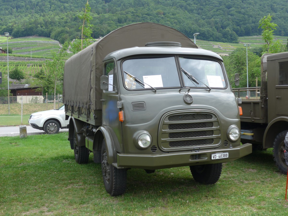 (162'328) - Steyr - VD 40'388 - am 20. Juni 2015 in Aigle, Saurertreffen