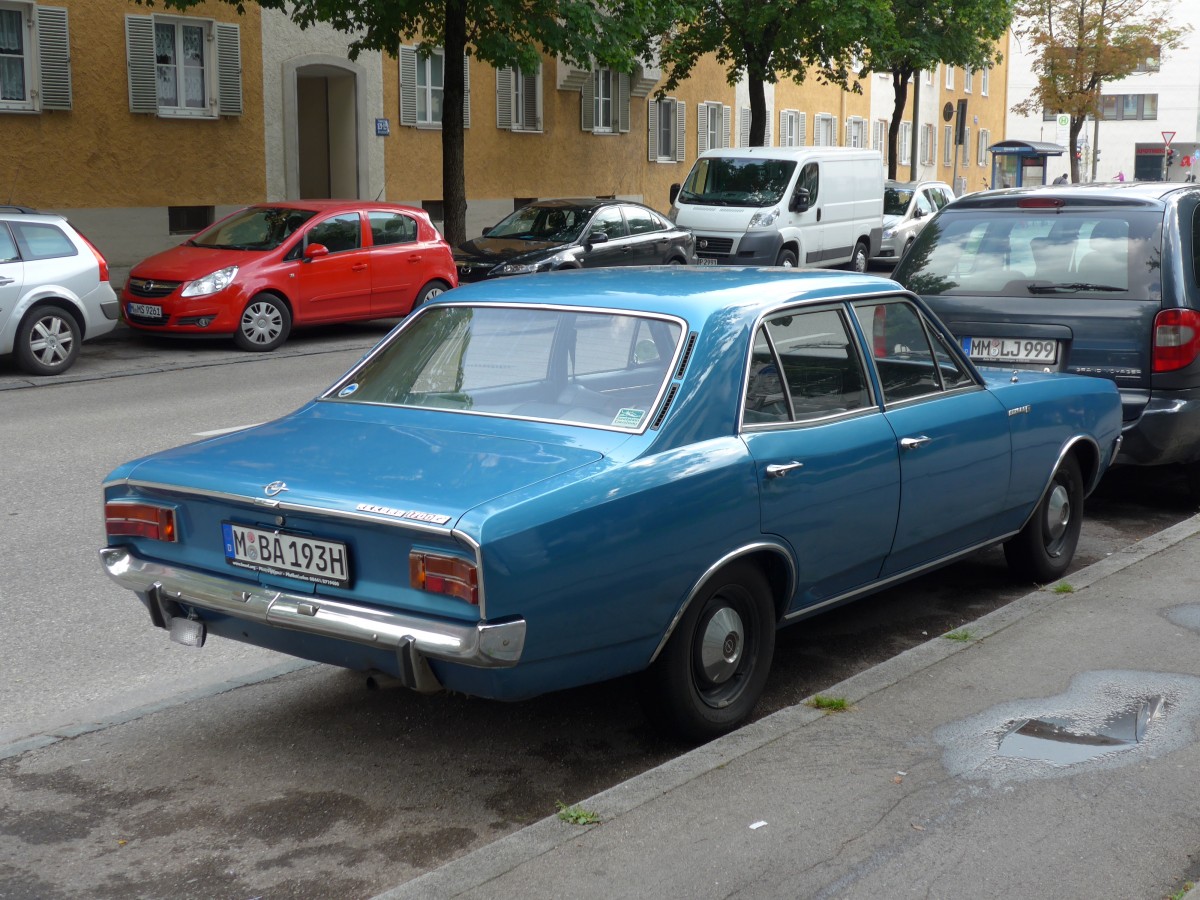 (162'772) - Opel - M-BA 193H - am 28. Juni 2015 in M�nchen, Bahnhof Giesing