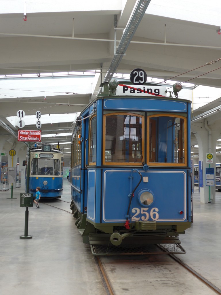 (162'832) - MVG-Tram - Nr. 256 - am 28. Juni 2015 in M�nchen, MVG-Museum