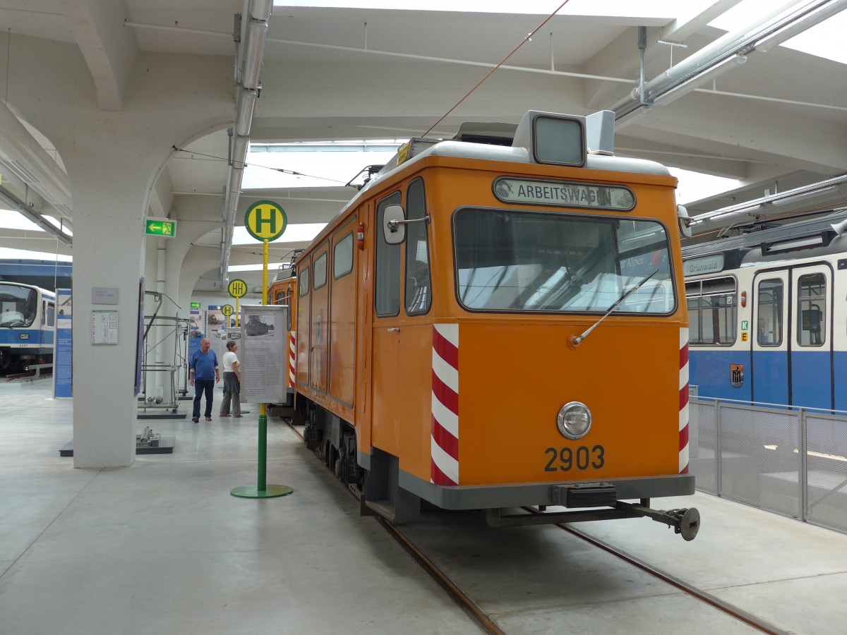 (162'835) - MVG-Tram - Nr. 2903 - am 28. Juni 2015 in M�nchen, MVG-Museum