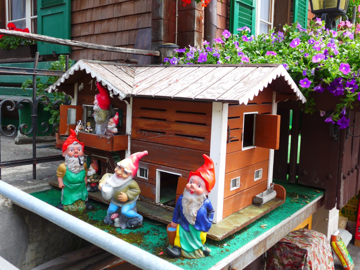 (163'146) - Kleines Holzhaus von 1978 am 26. Juli 2015 in Adelboden, M�hleport