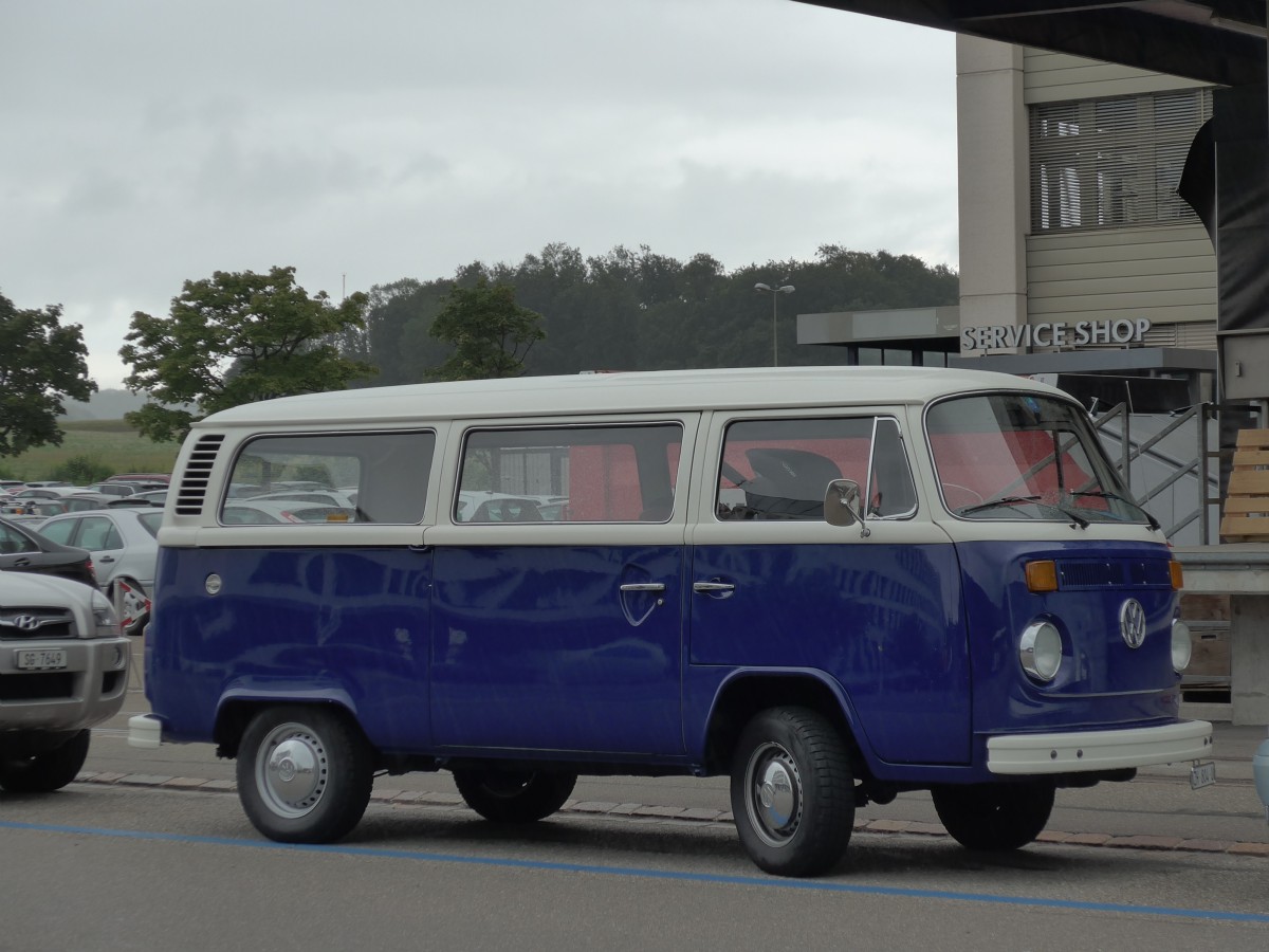 (163'428) - VW-Bus - ZH 804 U - am 15. August 2015 in Bassersdorf, Buszentrum Glattal