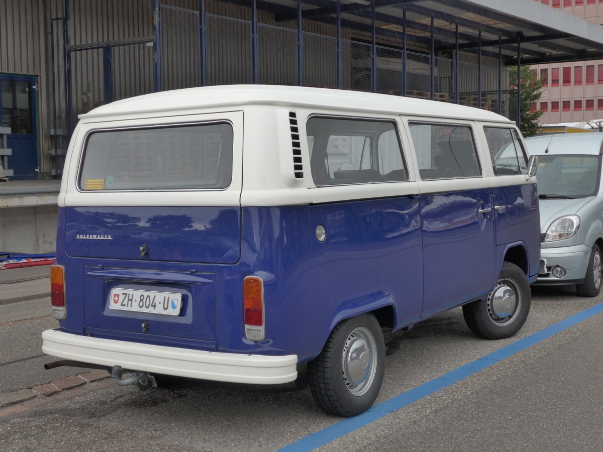 (163'429) - VW-Bus - ZH 804 U - am 15. August 2015 in Bassersdorf, Buszentrum Glattal