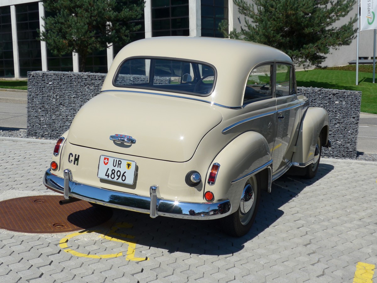 (164'112) - Opel - UR 4896 - am 29. August 2015 in Oberkirch, CAMPUS Sursee