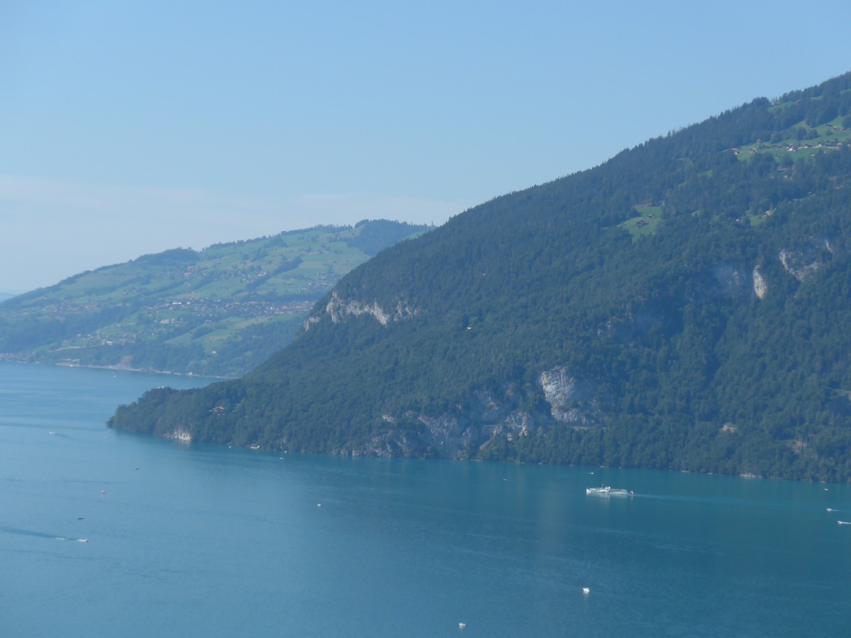 (164'288) - Das Dampfschiff Bl�mlisalp auf dem Thunersee am 30. August 2015 von der Meielisalp ob Leissigen aus