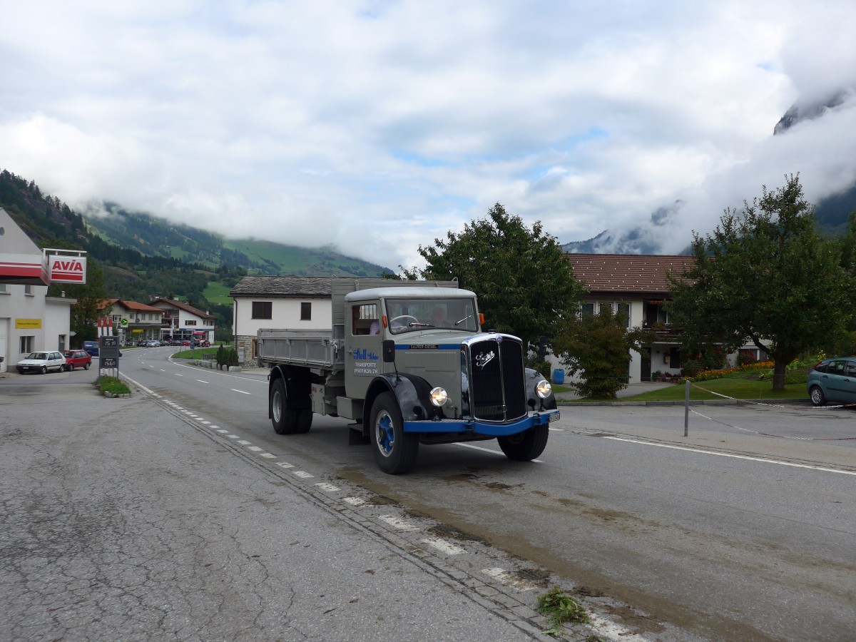 (165'255) - Stoll, Pf�ffikon - ZH 33'348 U - Saurer am 19. September 2015 in Andeer, Tgavugl