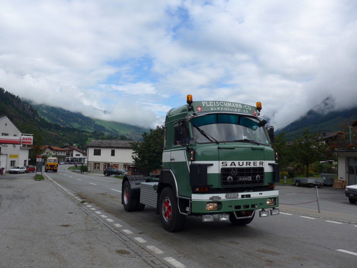(165'274) - Fleischmann, Altendorf - ZH 31'103 U - Saurer am 19. September 2015 in Andeer, Tgavugl
