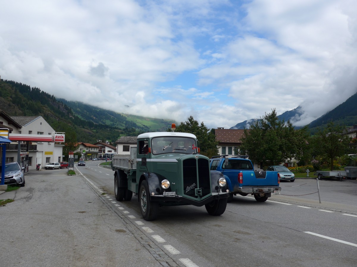 (165'319) - Wehrli, Thayngen - SH 60'199 U - Berna am 19. September 2015 in Andeer, Tgavugl