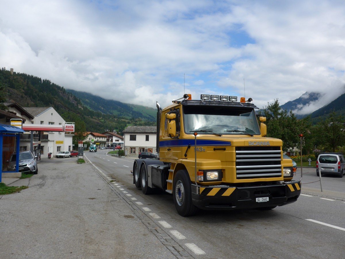 (165'339) - Scania - GL 2462 - am 19. September 2015 in Andeer, Tgavugl