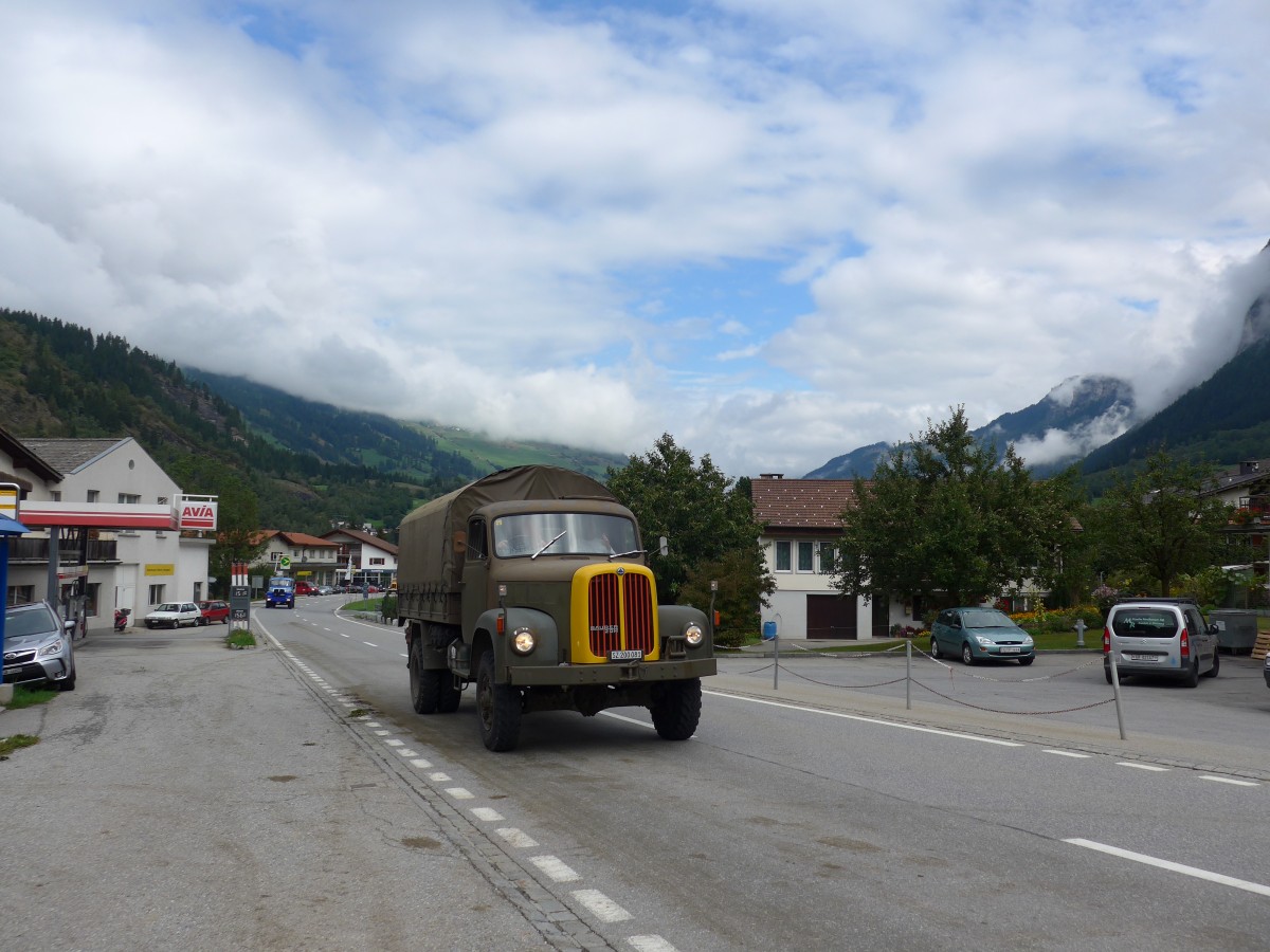 (165'351) - Saurer - SZ 200'081 - am 19. September 2015 in Andeer, Tgavugl