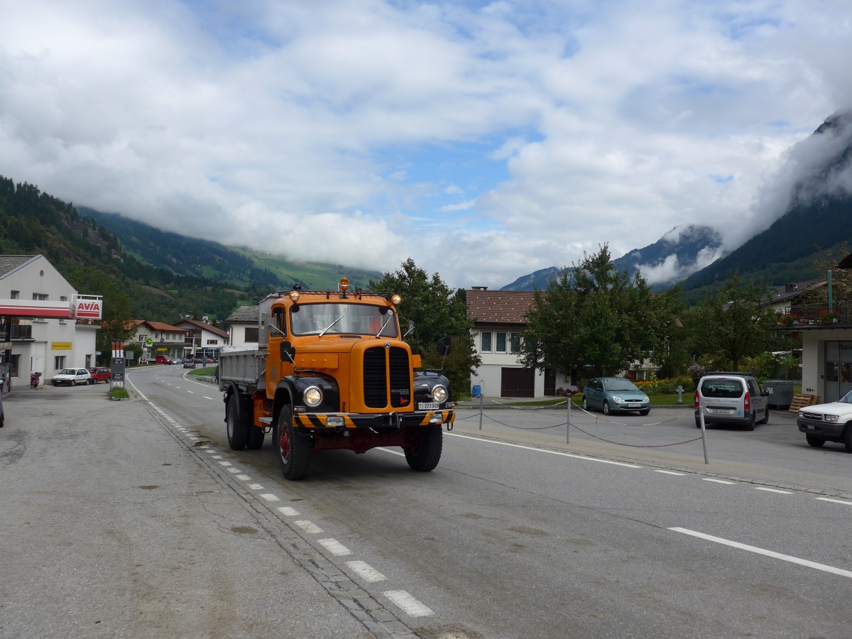 (165'355) - Saurer - TI 221'008 - am 19. September 2015 in Andeer, Tgavugl