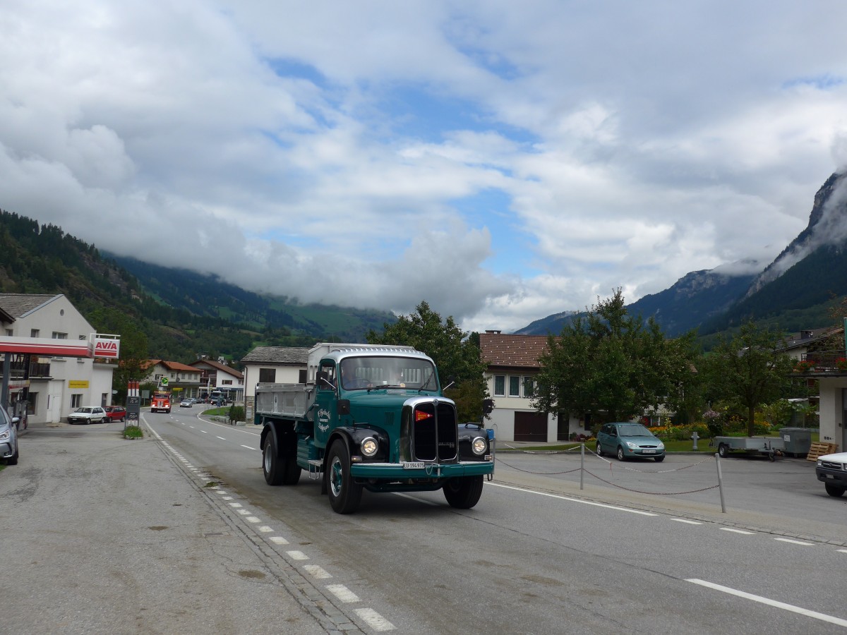 (165'385) - Bertschi, Zofingen - LU 194'975 - Saurer am 19. September 2015 in Andeer, Tgavugl