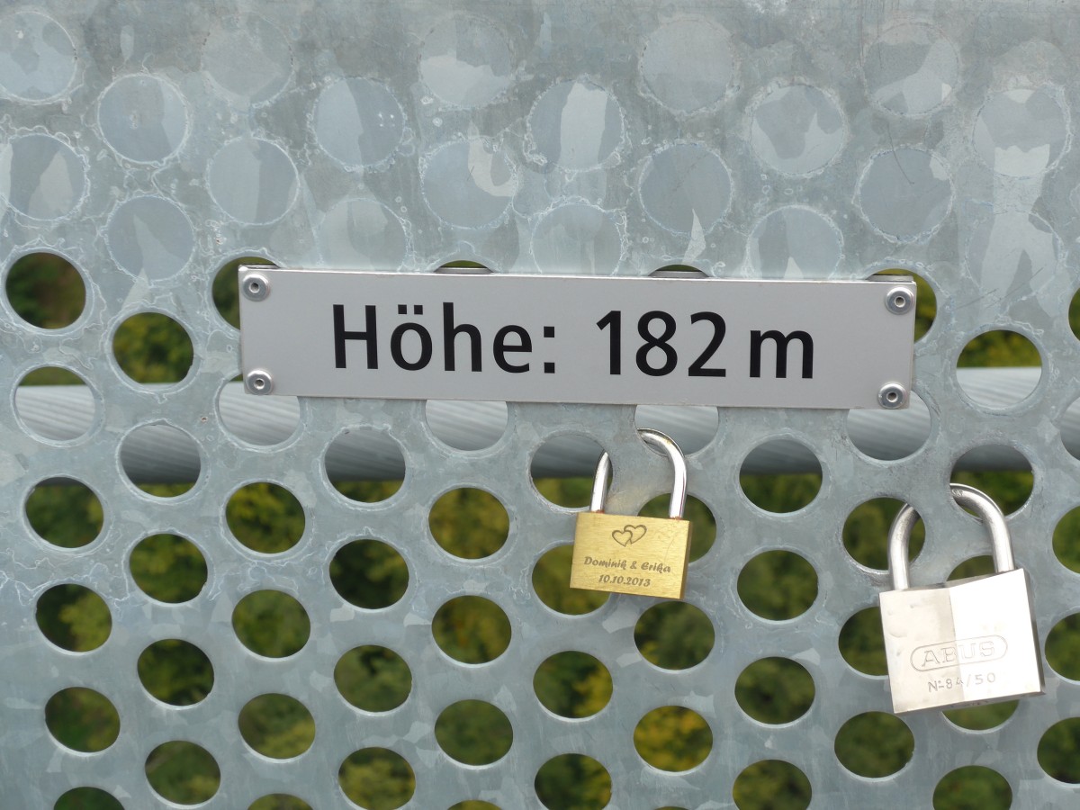(165'508) - H�ngebr�cke (Detailaufnahme) am 22. September 2015 in Sigriswil