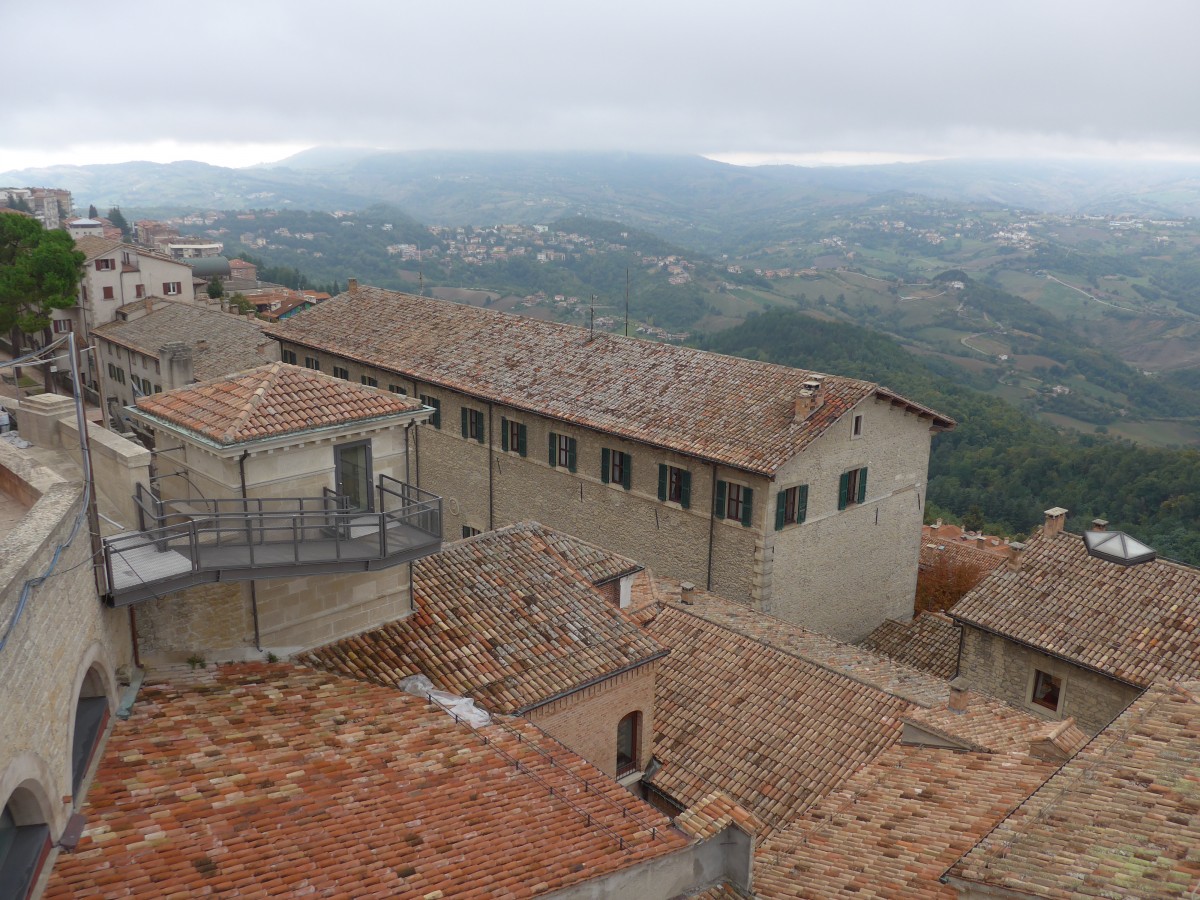 (165'615) - Hausd�cher am 24. September 2015 in San Marino