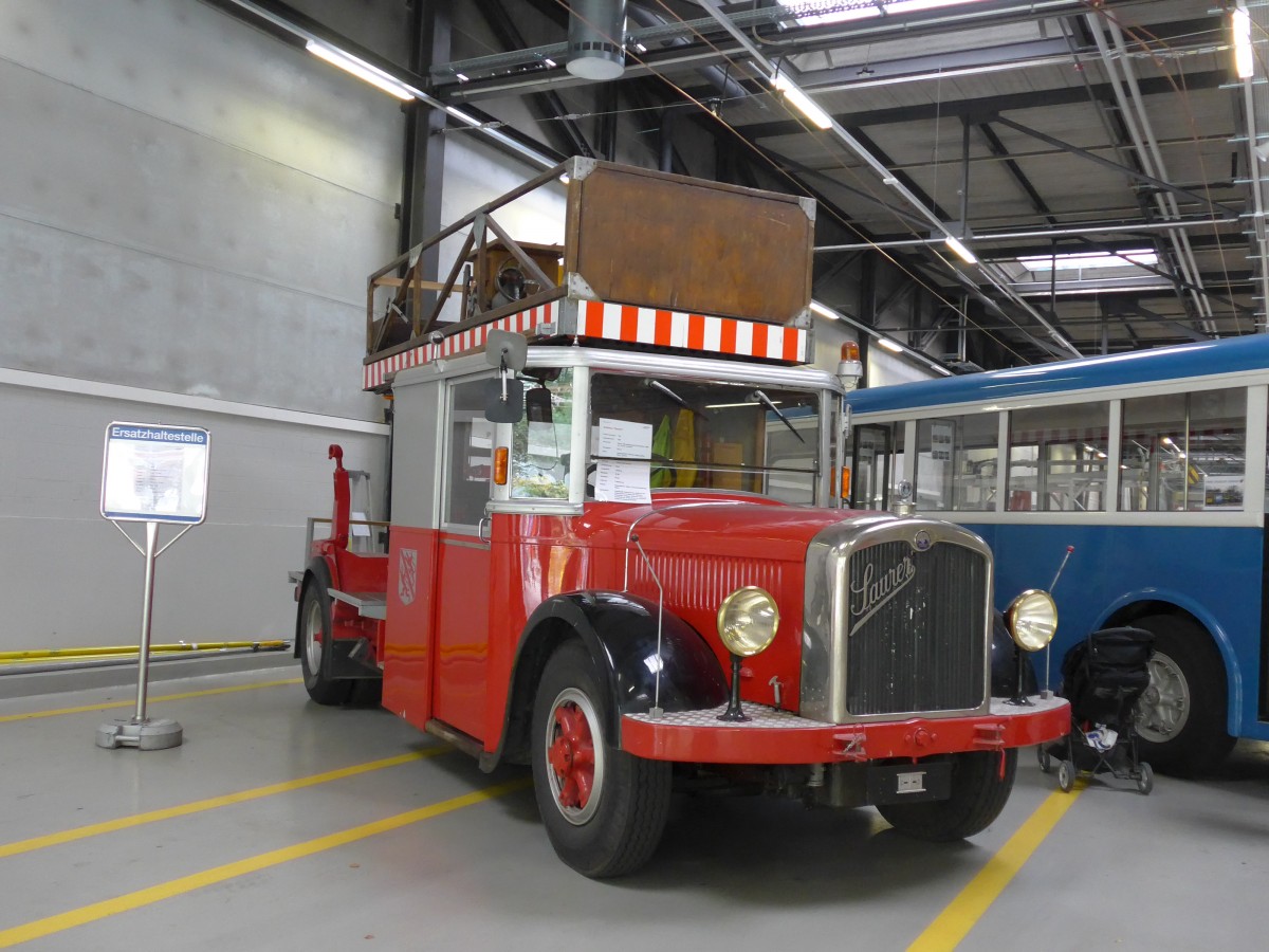 (165'850) - VW Winterthur - Saurer/Saurer Turmwagen (ex Bus Nr. 2) am 26. September 2015 in Winterthur, Depot Gr�zefeld