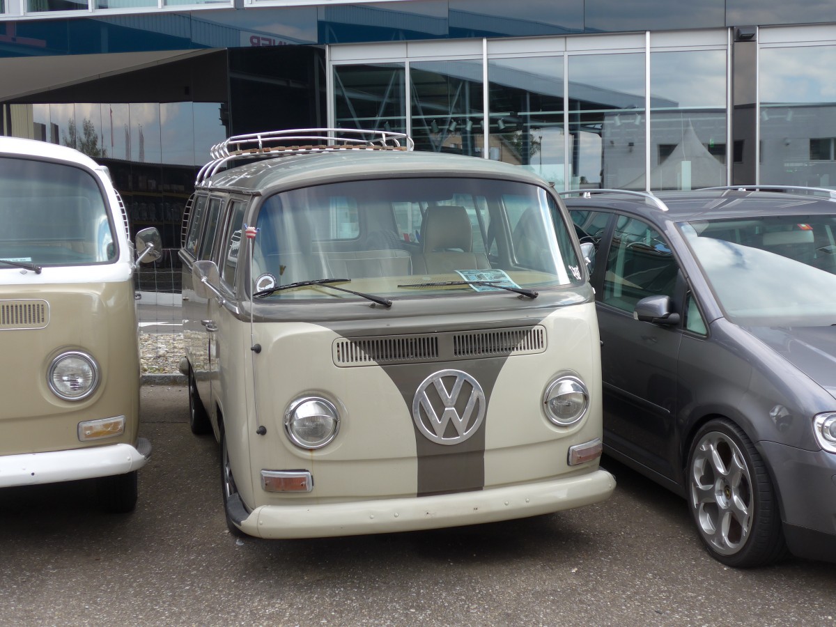 (165'906) - VW-Bus am 26. September 2015 in Winterthur