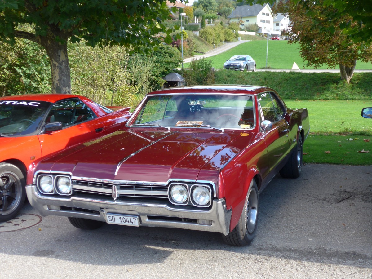 (166'046) - Oldsmobile - SO 10'447 - am 4. Oktober 2015 in Heimiswil, L�wen