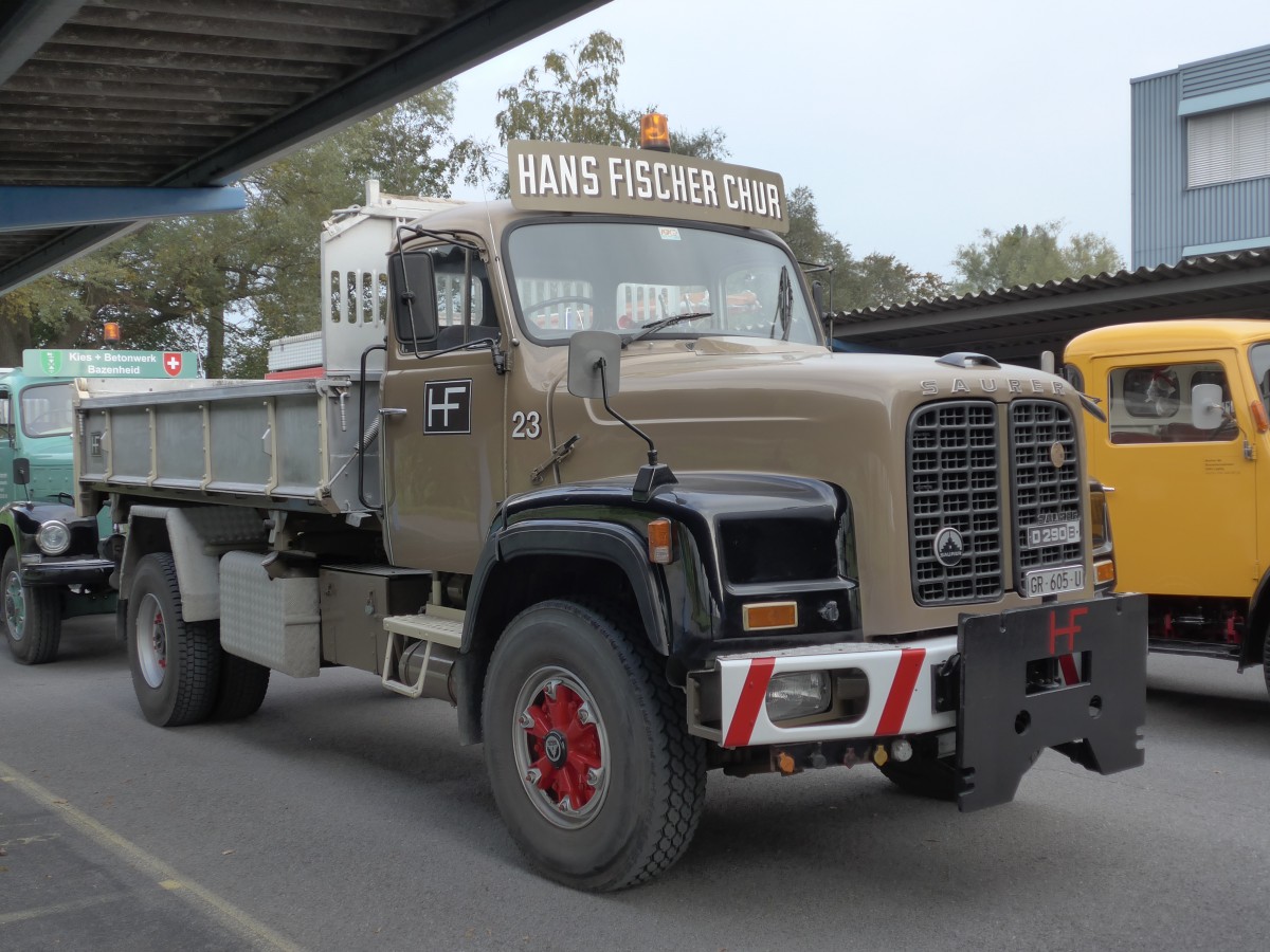 (166'071) - Fischer, Chur - Nr. 23/GR 605 U - Saurer am 10. Oktober 2015 in Sch�nis, Bicoareal