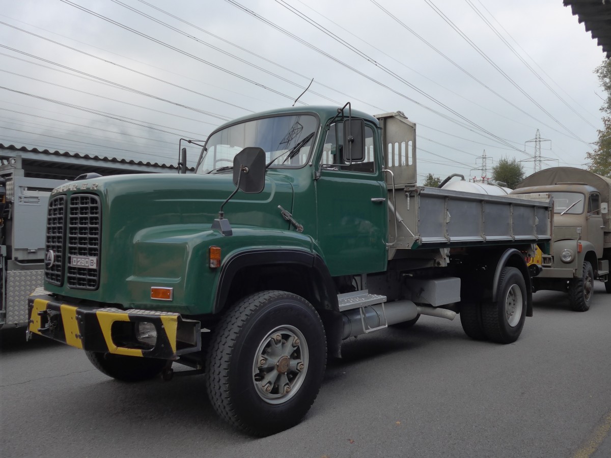 (166'085) - Saurer - Nr. 15/SZ 200'017 - am 10. Oktober 2015 in Sch�nis, Bicoareal