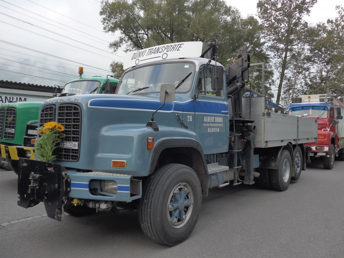 (166'103) - D�nki, Kloten - Nr. 26/SZ 200'078 - Saurer am 10. Oktober 2015 in Sch�nis, Bicoareal