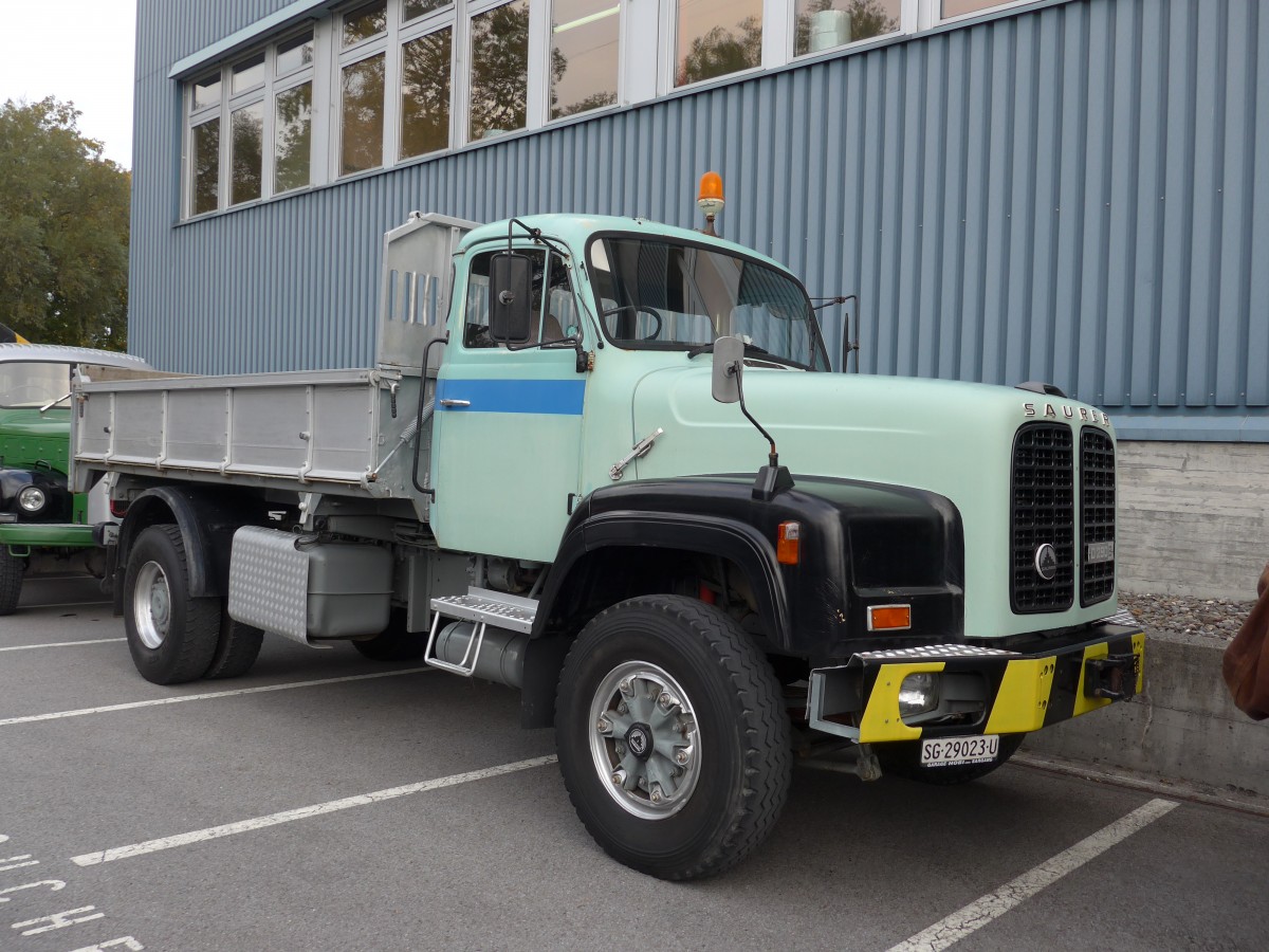 (166'109) - Saurer - SG 29'023 U - am 10. Oktober 2015 in Sch�nis, Bicoareal