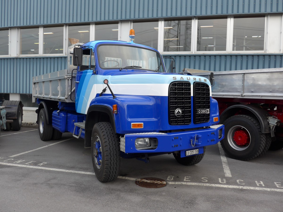 (166'112) - Saurer - LU 205'158 - am 10. Oktober 2015 in Sch�nis, Bicoareal