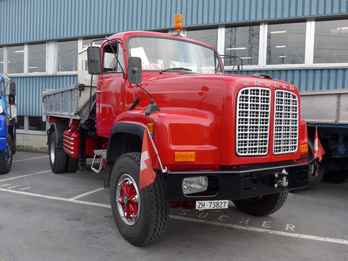(166'113) - Saurer - ZH 73'827 - am 10. Oktober 2015 in Sch�nis, Bicoareal