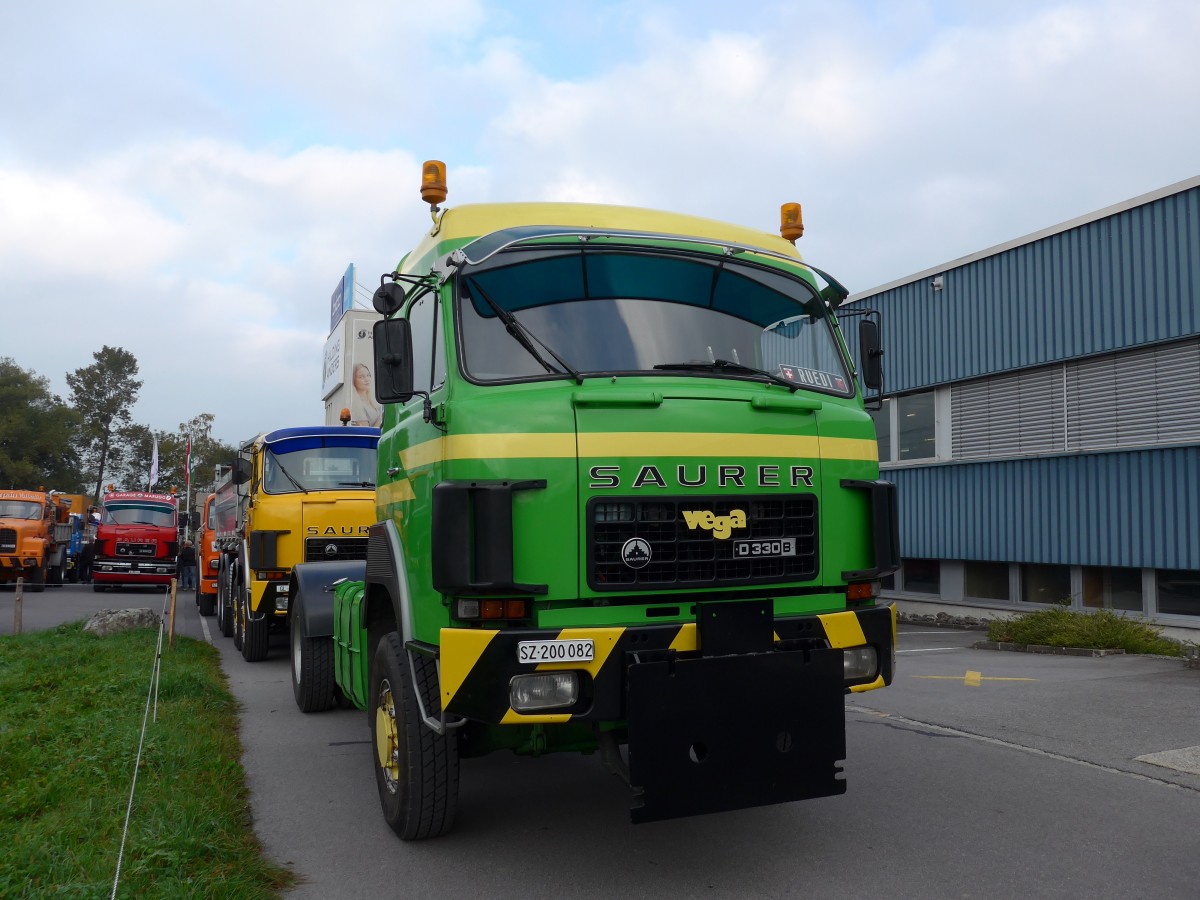 (166'117) - Vega - SZ 200'082 - Saurer am 10. Oktober 2015 in Sch�nis, Bicoareal