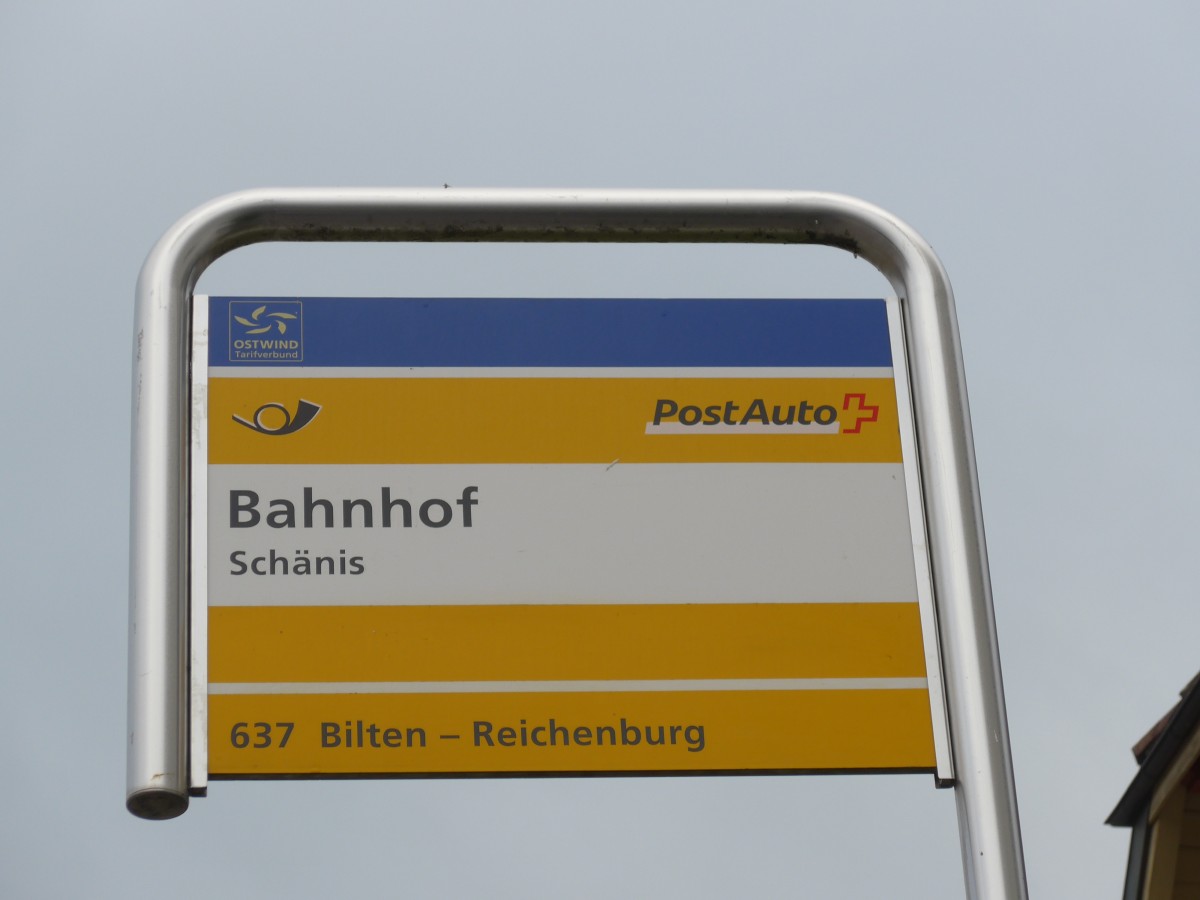 (166'123) - PostAuto-Haltestelle - Sch�nis, Bahnhof - am 10. Oktober 2015