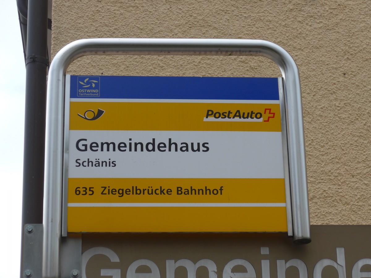 (166'125) - PostAuto-Haltestelle - Sch�nis, Gemeindehaus - am 10. Oktober 2015