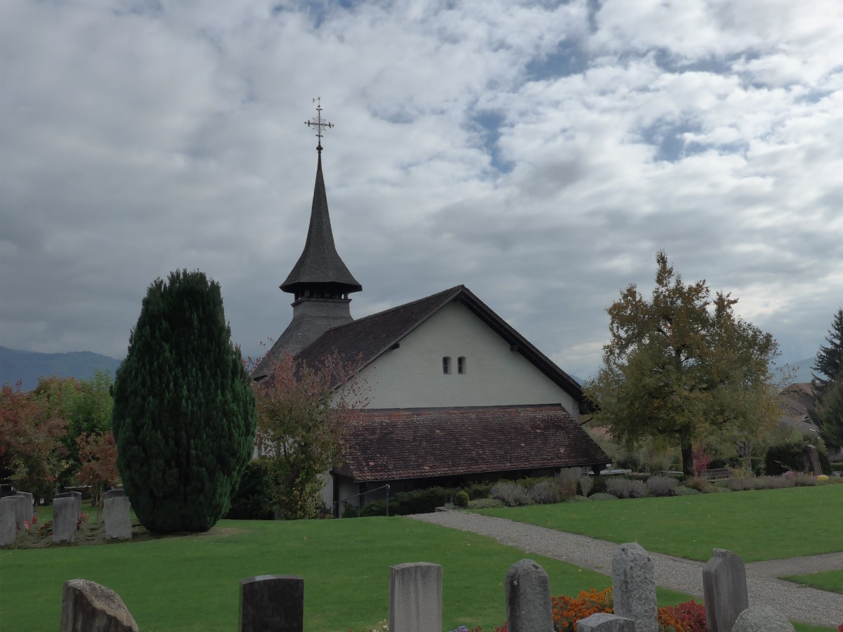 (166'208) - Die Kirche Reutigen am 11. Oktober 2015