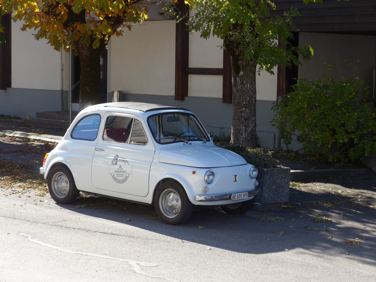 (166'512) - Fiat - BE 805'395 - am 1. November 2015 beim Bahnhof Lenk