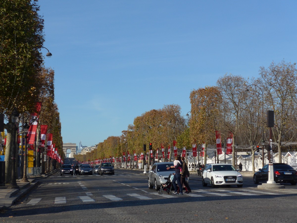 (166'637) - Der Champs-Elys�es in Paris am 15. November 2015