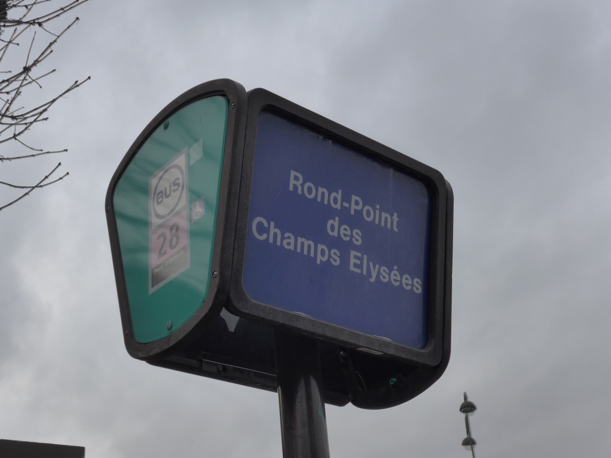 (167'007) - Bus-Haltestelle - Paris, Rond-Point des Champs Elys�es - am 16. November 2015
