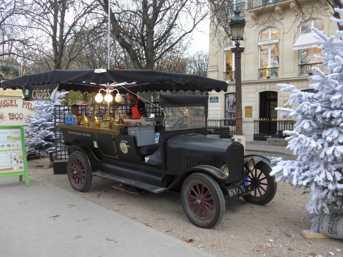 (167'008) - Ford - 8711 DJ 75 - am 16. November 2015 in Paris, Champs-Elys�es