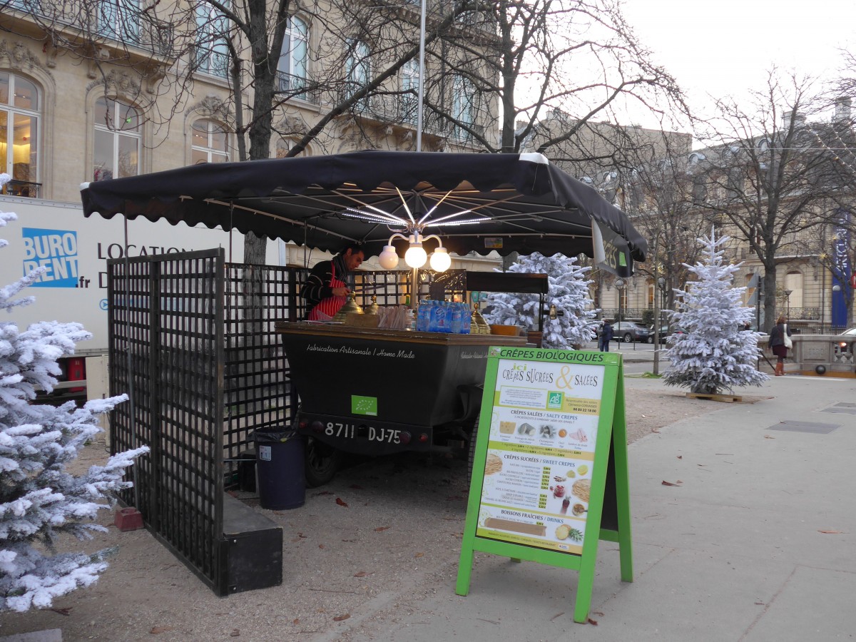 (167'009) - Ford - 8711 DJ 75 - am 16. November 2015 in Paris, Champs-Elys�es