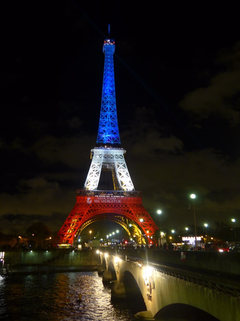 (167'302) - Der Eiffelturm am 17. November 2015 in Paris