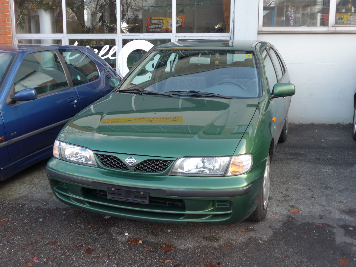(167'877) - Nissan Almera am 24. Dezember 2015 in Thun, Rosenau