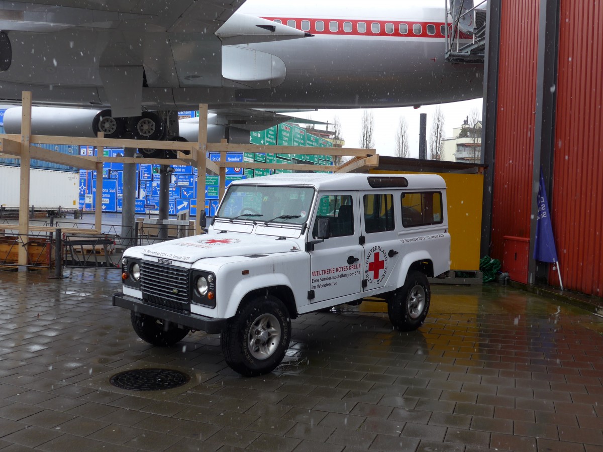 (168'908) - Schweizerisches Rotes Kreuz - Land-Rover am 25. Februar 2016 in Luzern, Verkehrshaus