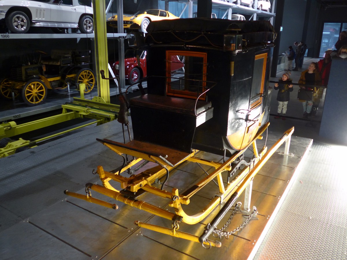 (168'915) - Postkutsche als Schlitten am 25. Februar 2016 in Luzern, Verkehrshaus