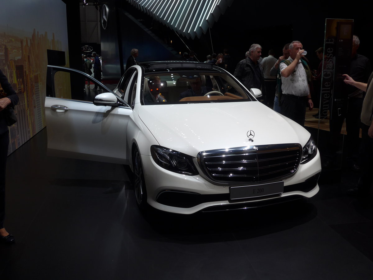 (169'172) - Mercedes E 200 am 7. M�rz 2016 im Autosalon Genf
