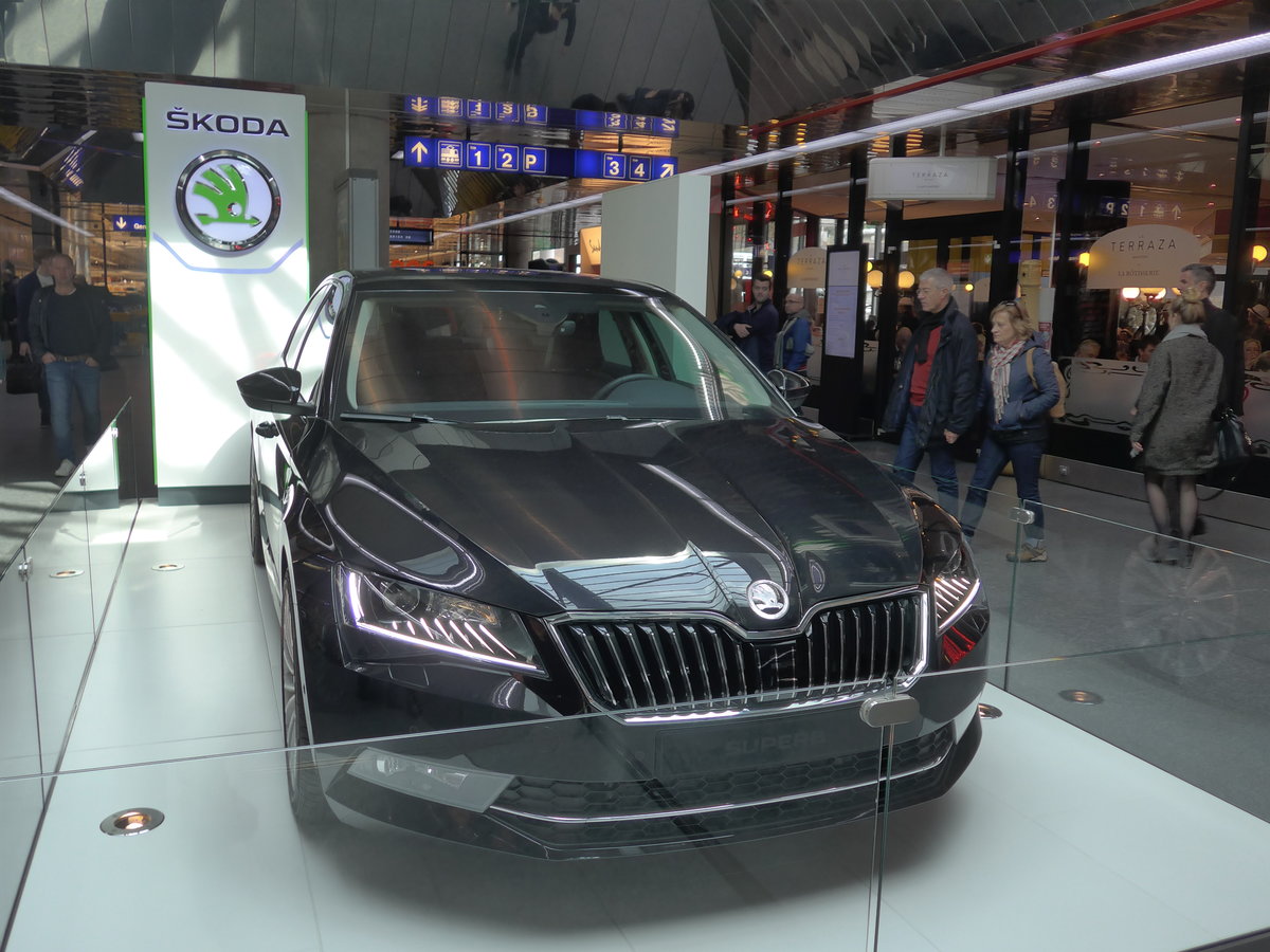 (169'204) - Skoda Superb am 7. M�rz 2016 in Gen�ve, A�roport