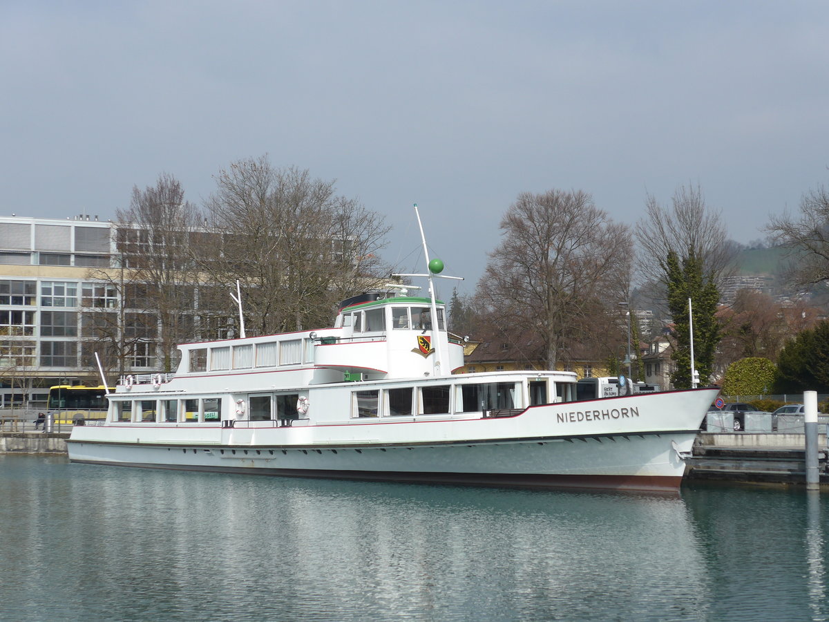 (169'420) - Motorschiff Niederhorn am 22. M�rz 2016 an der Schiffl�ndte in Thun
