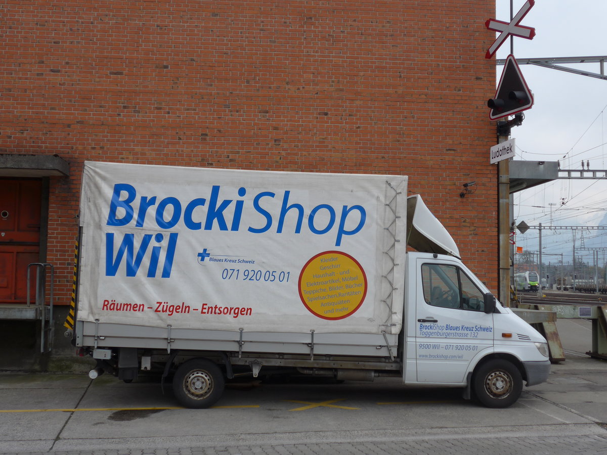 (169'804) - BrockiShop, Wil - SG 425'675 - Mercedes am 9. April 2016 in Thun, Rosenau