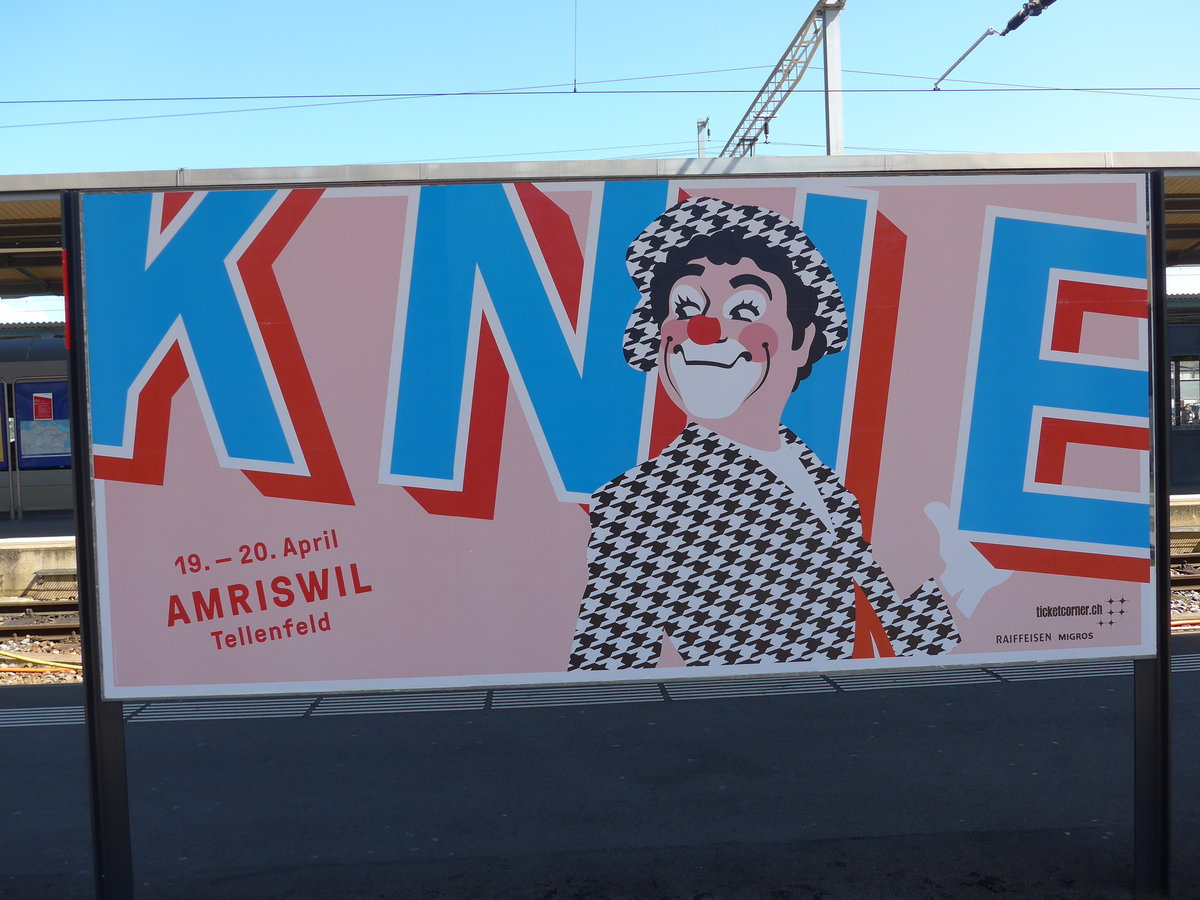 (169'949) - KNIE-Plakat am 12. April 2016 im Bahnhof Romanshorn