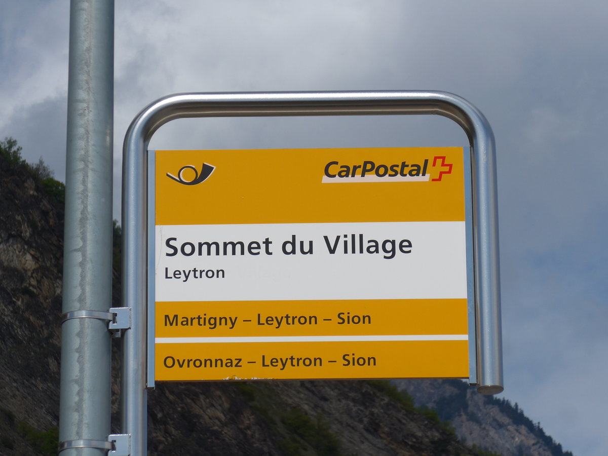 (170'220) - PostAuto-Haltestelle - Leytron, Sommet du Village - am 24. April 2016