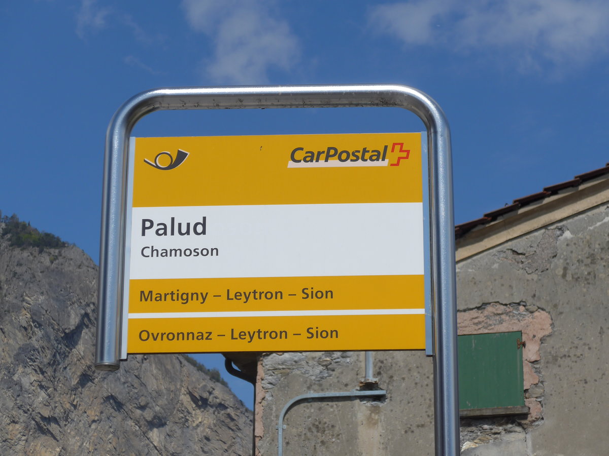 (170'221) - PostAuto-Haltestelle - Chamoson, Palud - am 24. April 2016