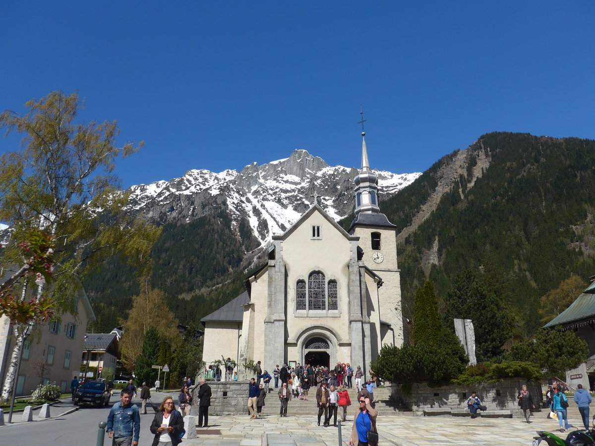 (170'353) - Die Kirche in Chamonix am 5. Mai 2016