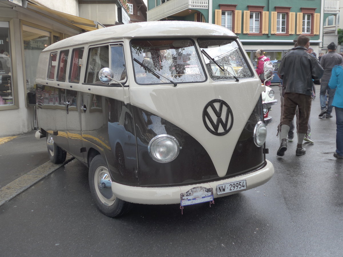 (170'766) - VW-Bus - NW 29'954 - am 14. Mai 2016 in Sarnen, OiO